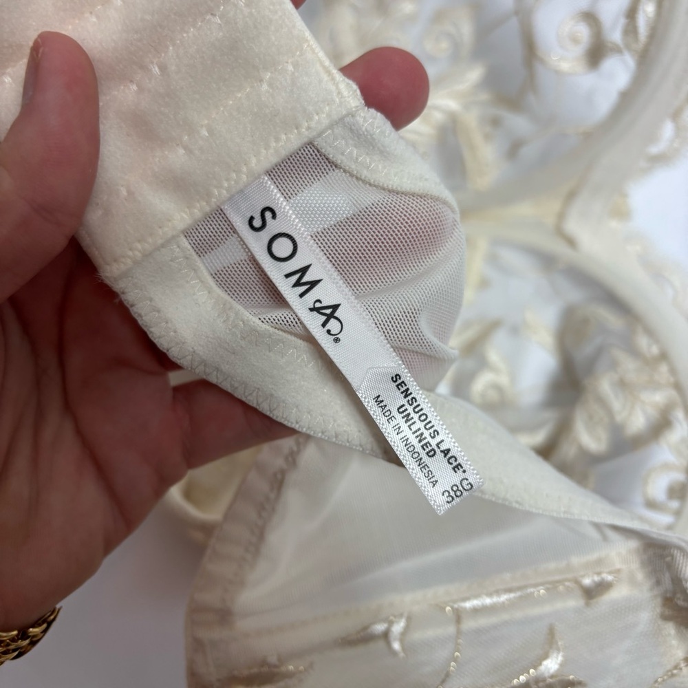 Soma underwire white shimmer lace bra - Picture 5 of 5